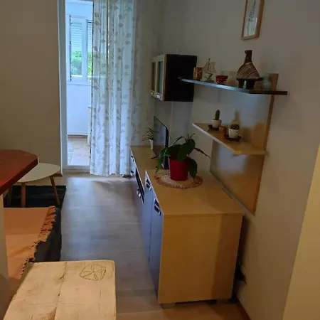 Frane Apartman *